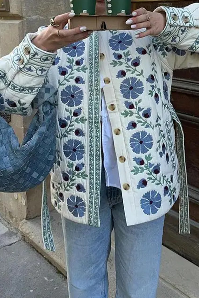 Stilla | Lækkert streetwear blomster udendørsbeklædning med snørebånd og rund hals patchwork