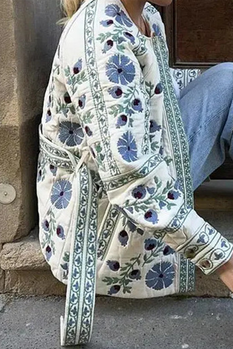 Stilla | Lækkert streetwear blomster udendørsbeklædning med snørebånd og rund hals patchwork