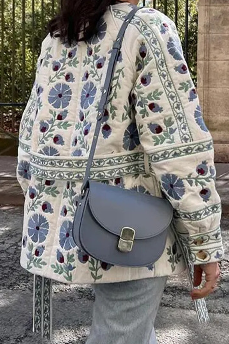 Stilla | Lækkert streetwear blomster udendørsbeklædning med snørebånd og rund hals patchwork