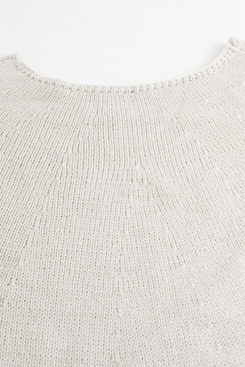 Stilla | Enkelt Ensfarvet Rundhalset Sweater Til Dagligt Brug.