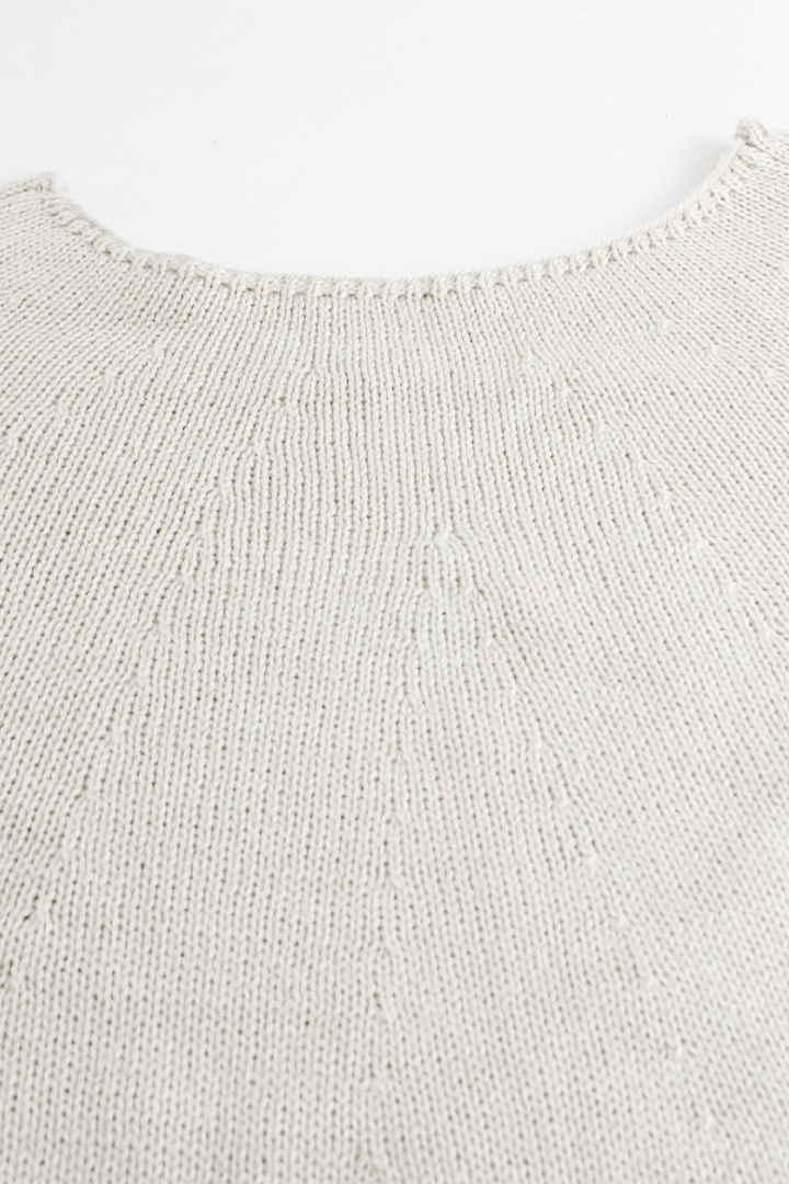Stilla | Enkelt Ensfarvet Rundhalset Sweater Til Dagligt Brug.