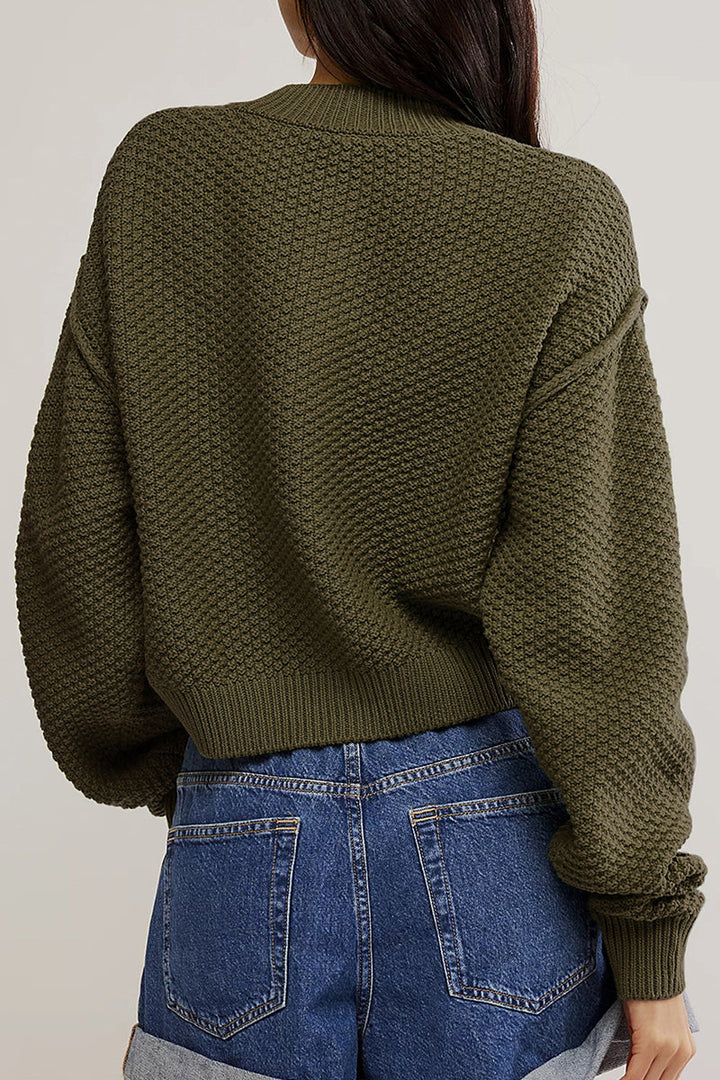 Stilla | Løs Hverdagsoverclothing Med Ensfarvede Knapper og Rund Halsudskæring.