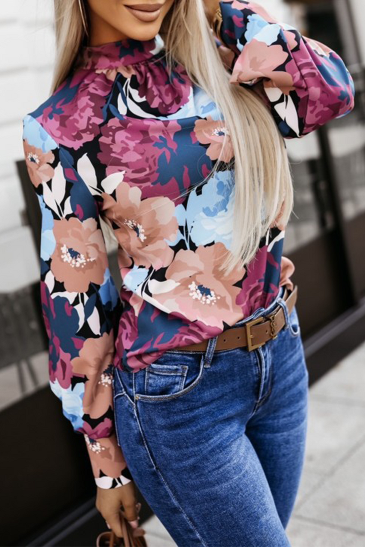Stilla | Street Daily Overdel Med Rullekrave og Blomster
