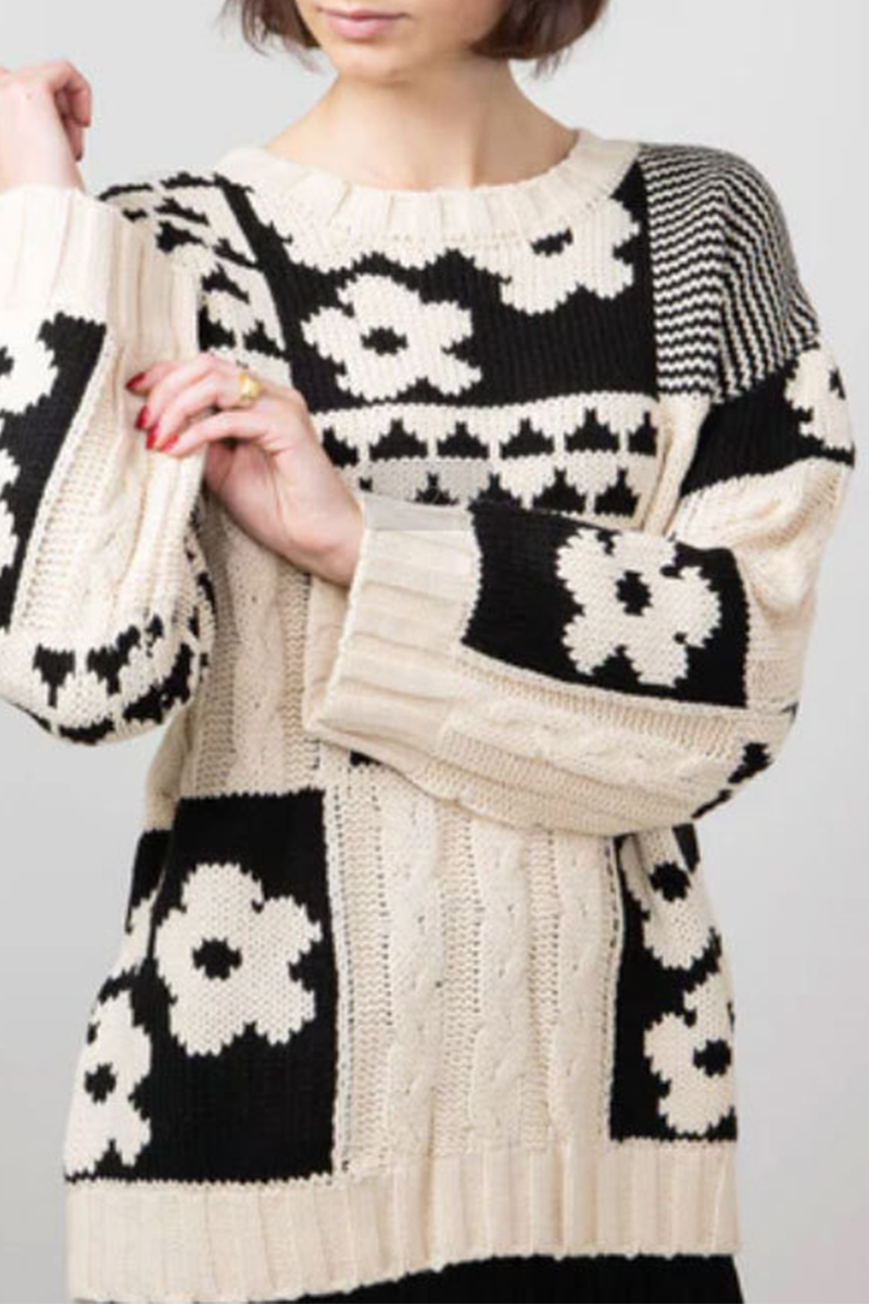 Stilla | Casual Rundhals Sweater Med Kontrastfarvet Blomstermønster