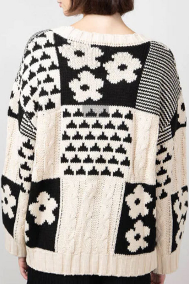 Stilla | Casual Rundhals Sweater Med Kontrastfarvet Blomstermønster