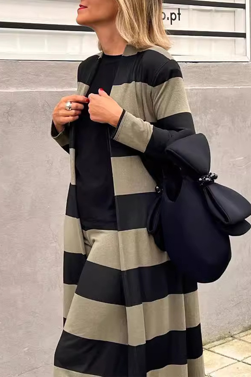 Stilla | Løs Stribet Strikjakke, Kontrastfarvet Patchwork, Krave, Lange Ærmer, To Dele