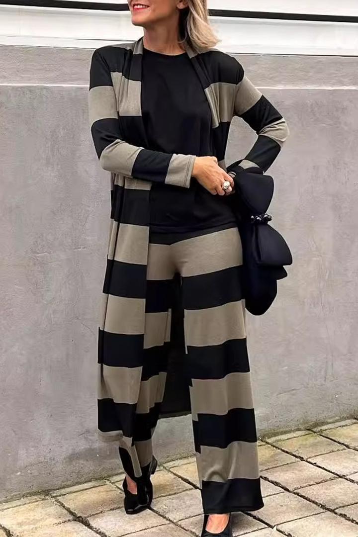 Stilla | Løs Stribet Strikjakke, Kontrastfarvet Patchwork, Krave, Lange Ærmer, To Dele