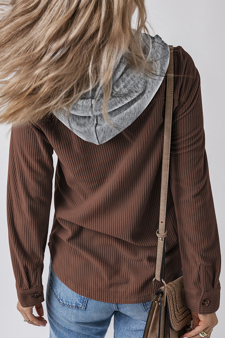 Stilla | Løs hættebluse i kontrasterende patchwork hverdagsdesign med snor og knapper