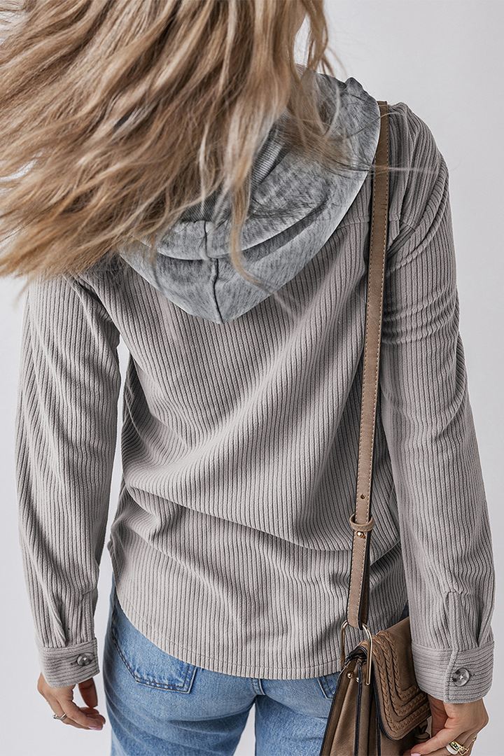Stilla | Løs hættebluse i kontrasterende patchwork hverdagsdesign med snor og knapper