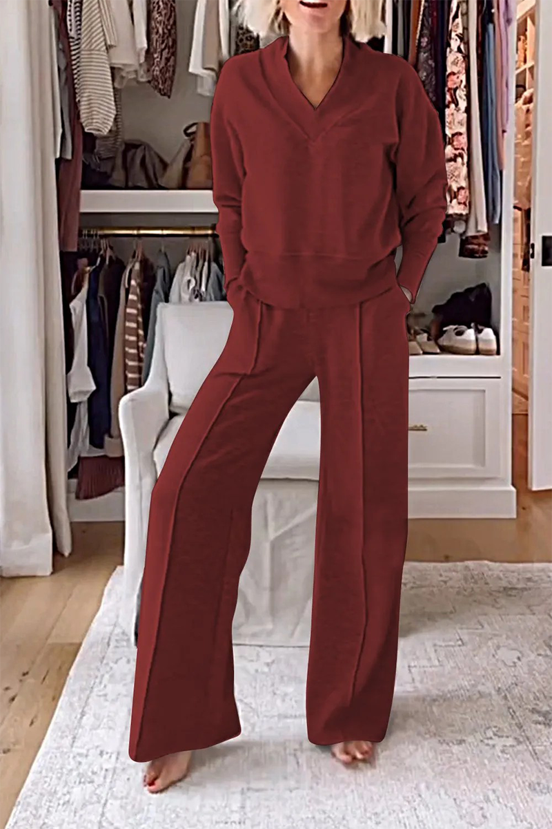 Stilla | Loungewear Sæt Med Lommer Patchwork og V-Udskæring Samt Lange Ærmer