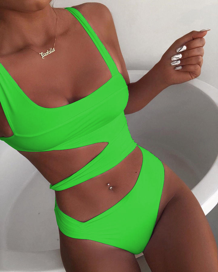 Dame one-piece badedragt med raffinerede cut-outs og moderne design Skovae