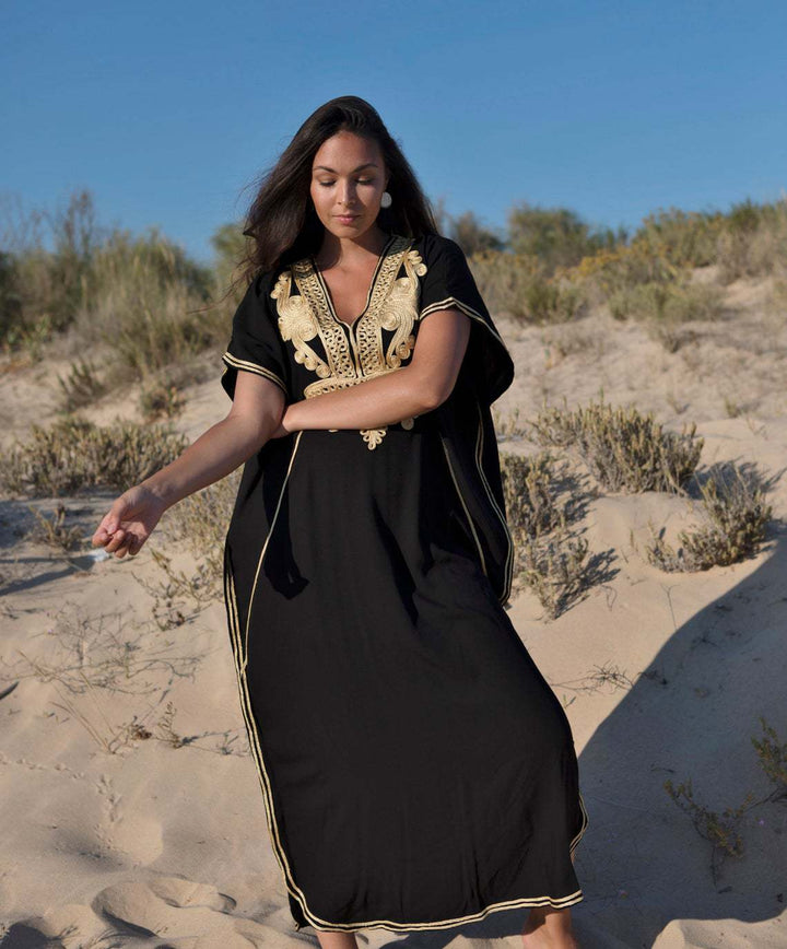 Dame Strandtunika med elegant boho-inspireret design og håndlavede broderier Stilla