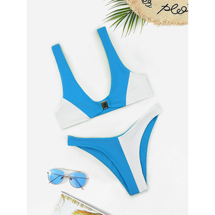 Dame bikini-sæt med dyb v-udskæring og elegant afslutningsdetalje Stilla