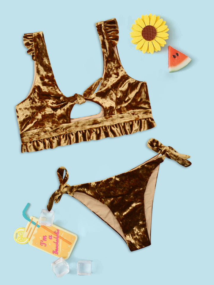 Dame bikini-sæt med diskrete udskæringer og flæsedetaljer Skovae