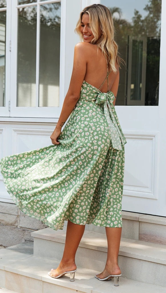 Femme Floral Midi Kjole med dybt V-udskæring og flydende Skørt Stilla