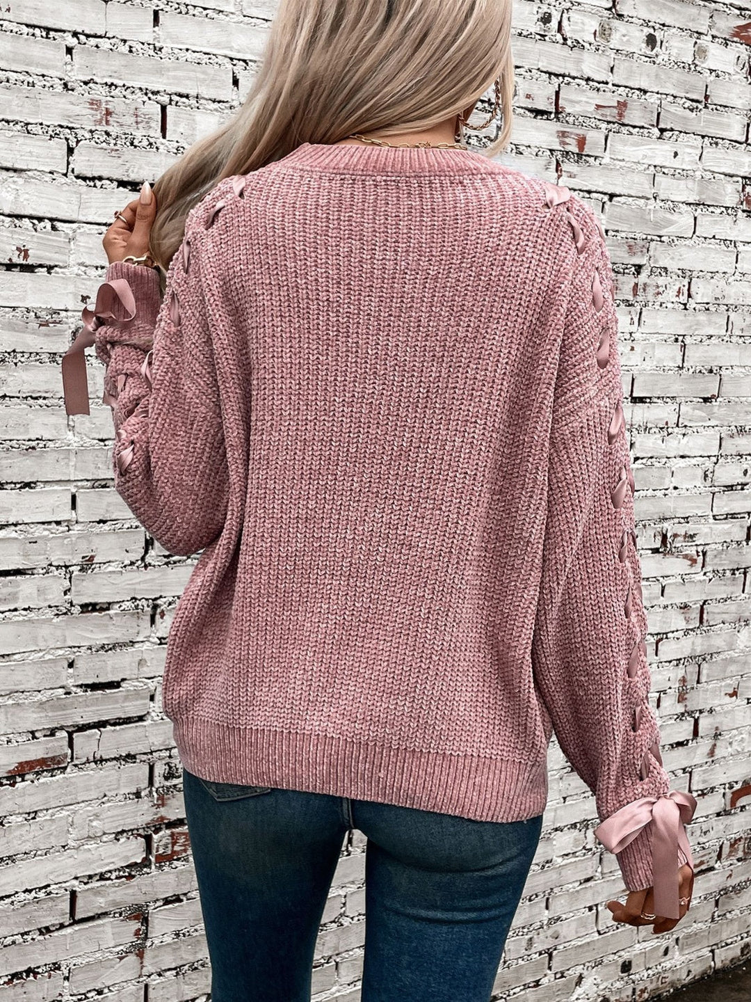Stilla | Pullover med lange ærmer og rund, snøret krave