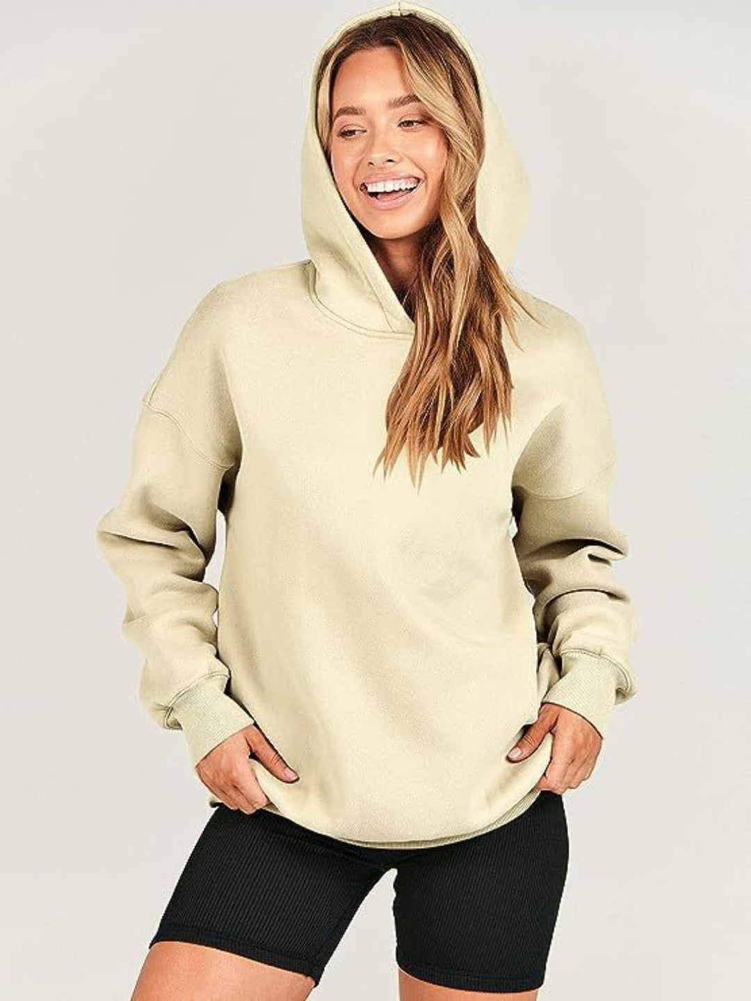 Stilla | Hoodie med lange ærmer og faldende skuldre