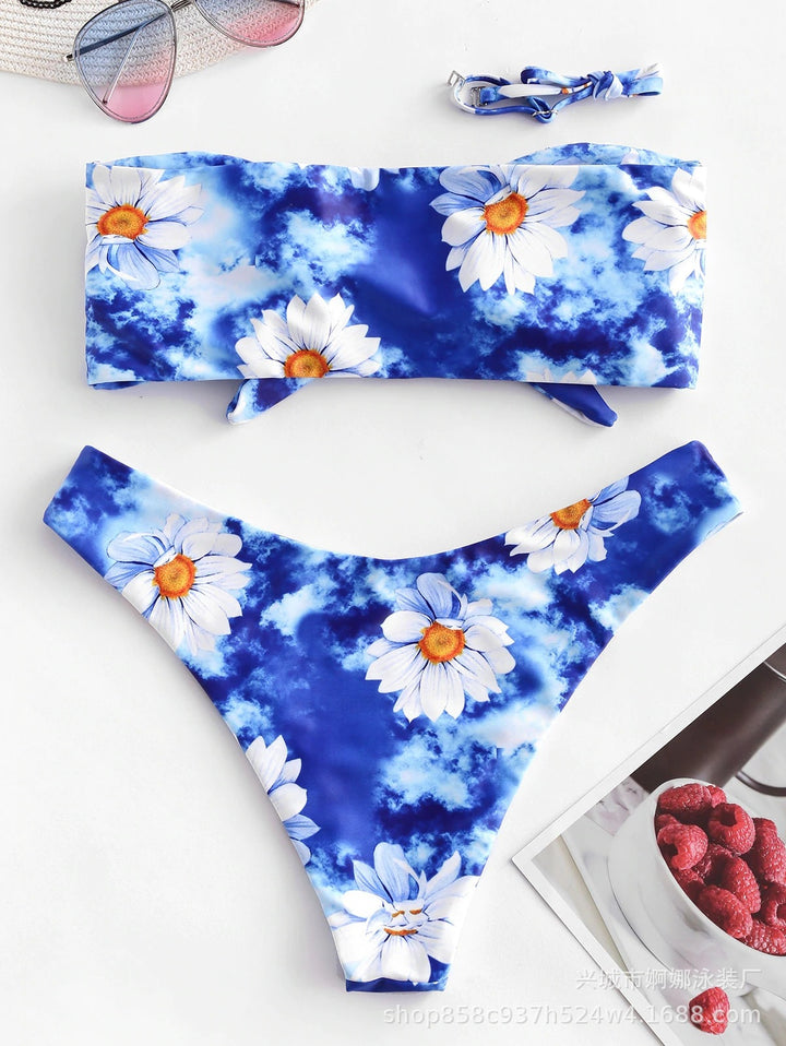 Dame bandeau-bikini med florale accenter og høj benudskæring Stilla