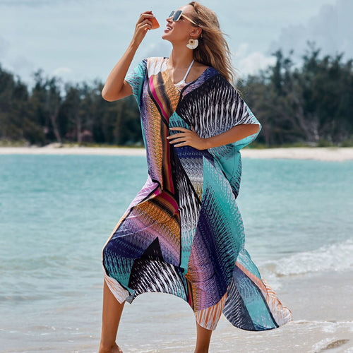 Dame strandkjole med moderne grafikdesign Stilla
