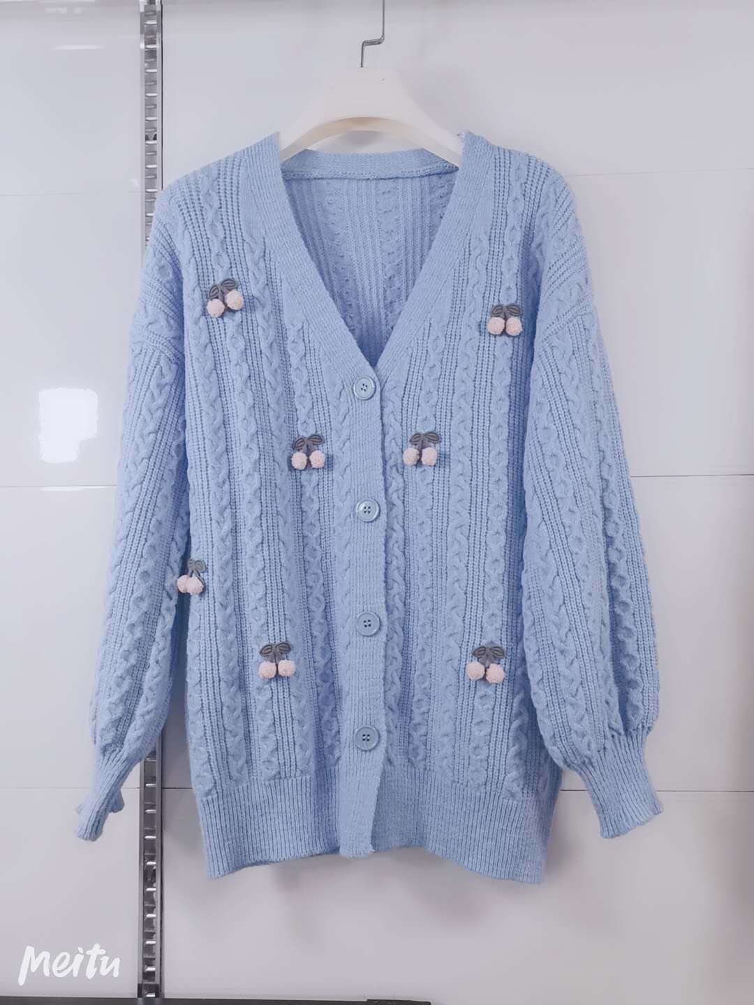 Femme Dekorativ Strikcardigan med Perler og Ornamenter Stilla