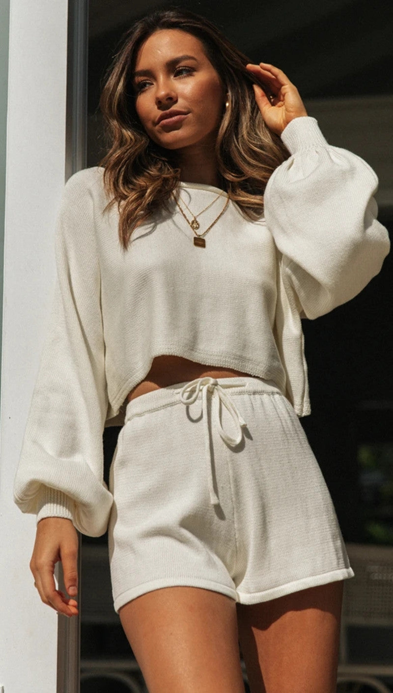 Dame Løst Crop-Top og Shorts Sæt med volumniøse Ærmer Stilla
