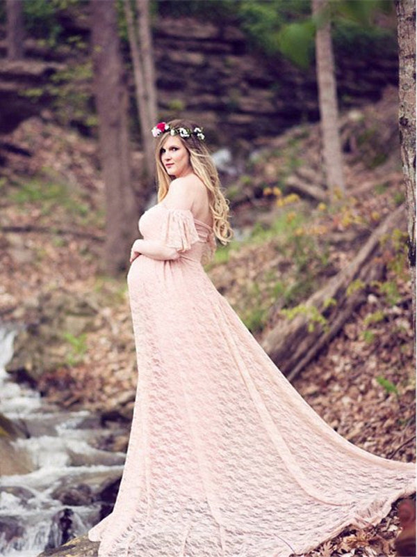 Stilla | Kjole Til Gravide for Photoshoot Evening Gown Pregnant With Train in Pink Lace
