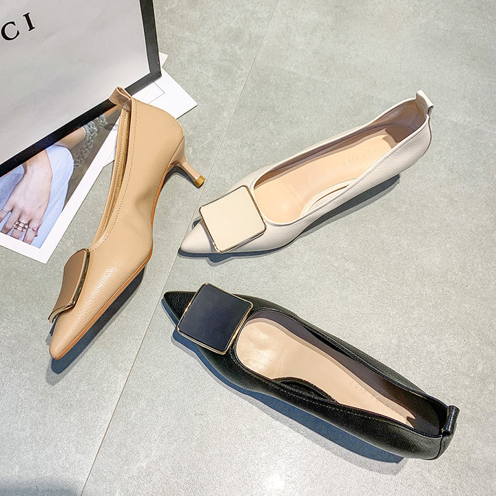 Dame slippers med spids skafte og chic metallisk accent Stilla