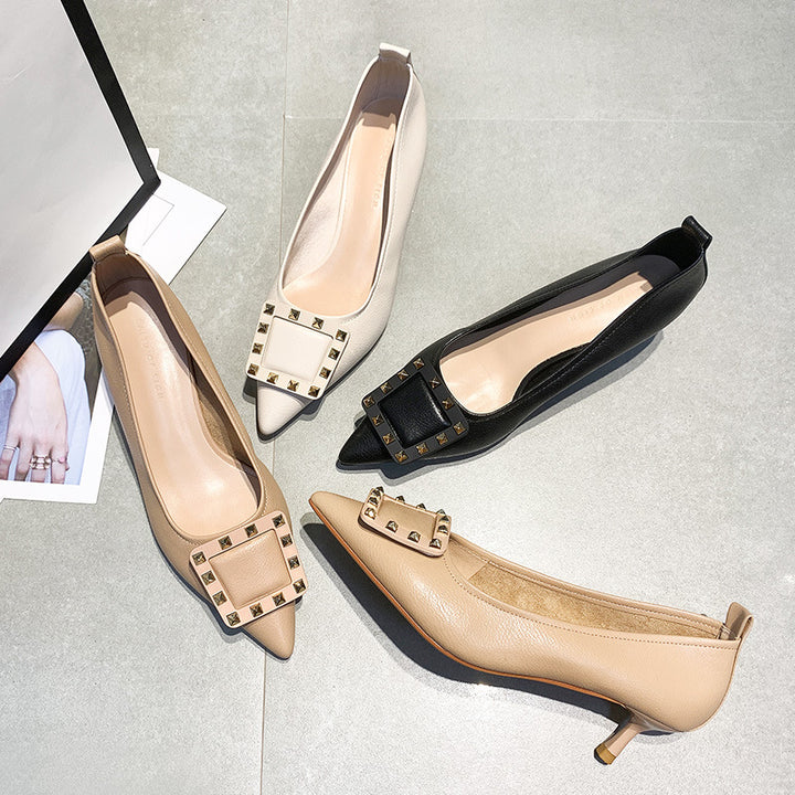 Dame elegante spids snude ballerinas med nitter accent Stilla