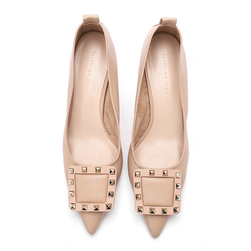 Dame elegante spids snude ballerinas med nitter accent Stilla