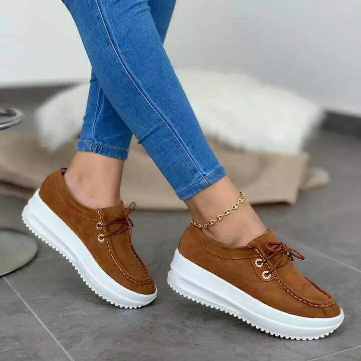 Dame Behagelige Sneakers med luksuriøst fløjlsovermateriale og sporty gummisål Stilla