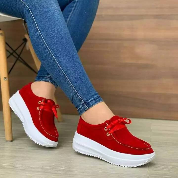 Dame Behagelige Sneakers med luksuriøst fløjlsovermateriale og sporty gummisål Stilla
