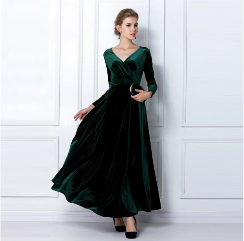 Stilla | Robe Glamorous Chic med dyb V-udskæring