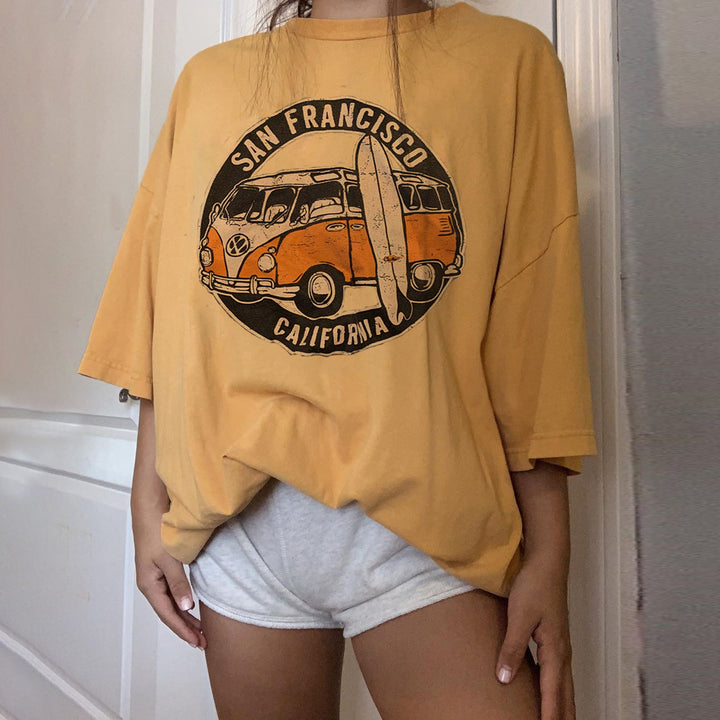 Dame Oversized T-Shirt med unik grafisk print Stilla