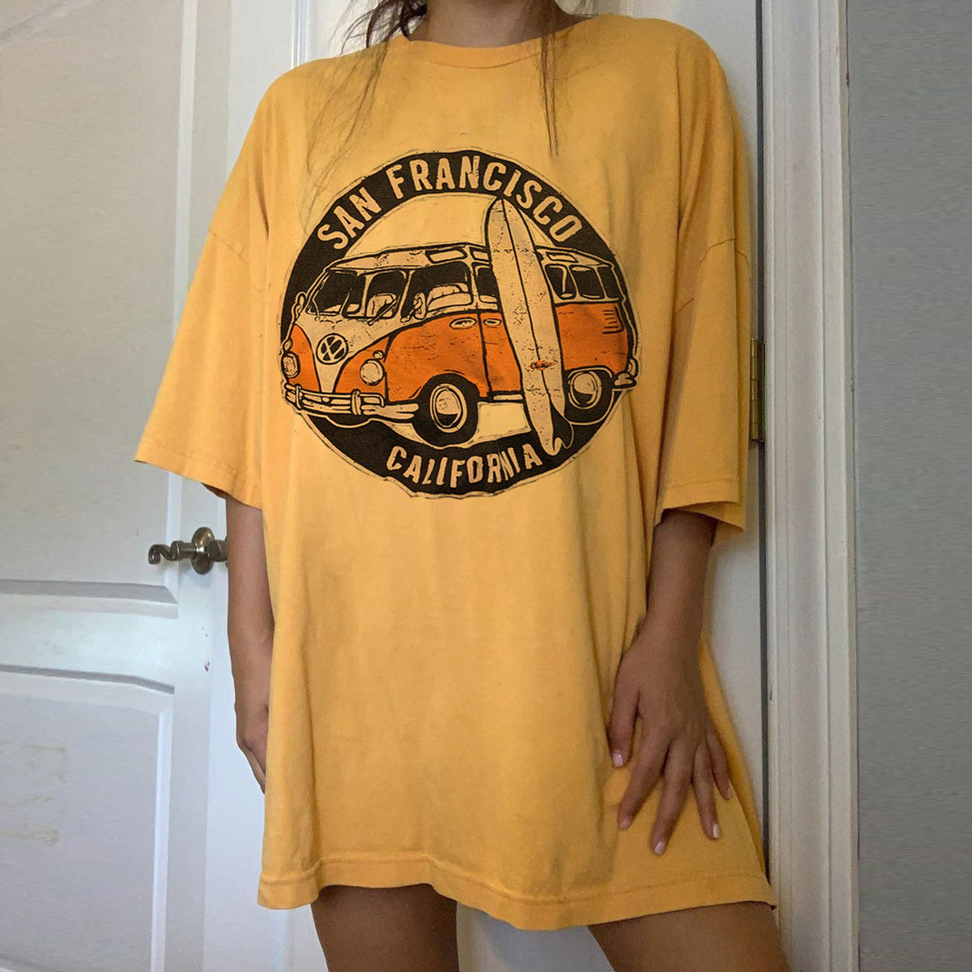 Dame Oversized T-Shirt med unik grafisk print Stilla