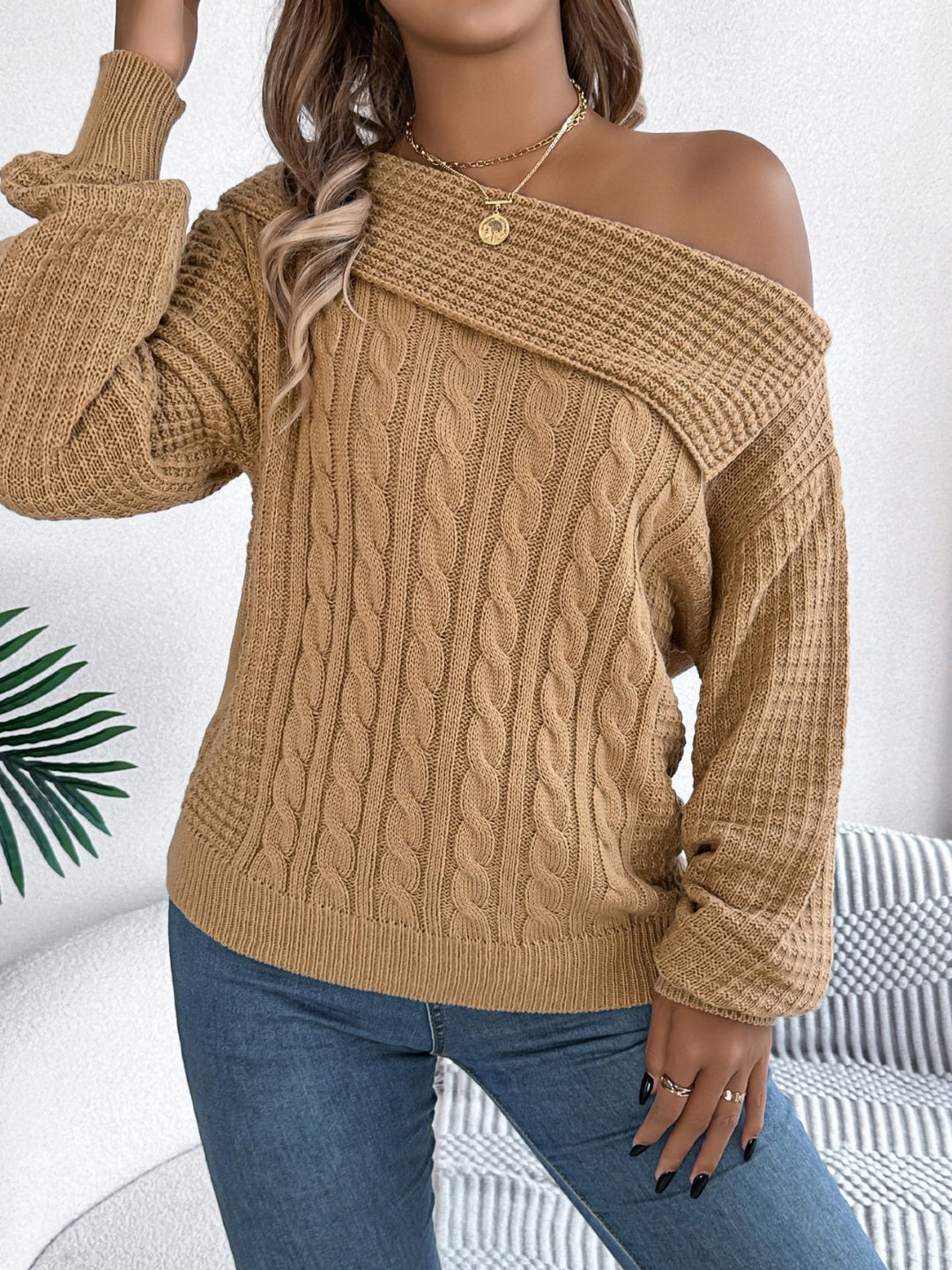 Stilla | Langærmet Fletstrikpullover Med En-Sidet Skulder