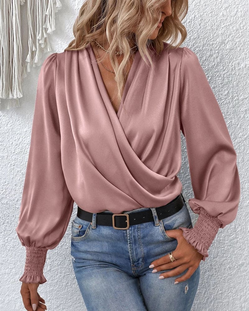 Stilla | Elegant indpakningsbluse med lange ærmer