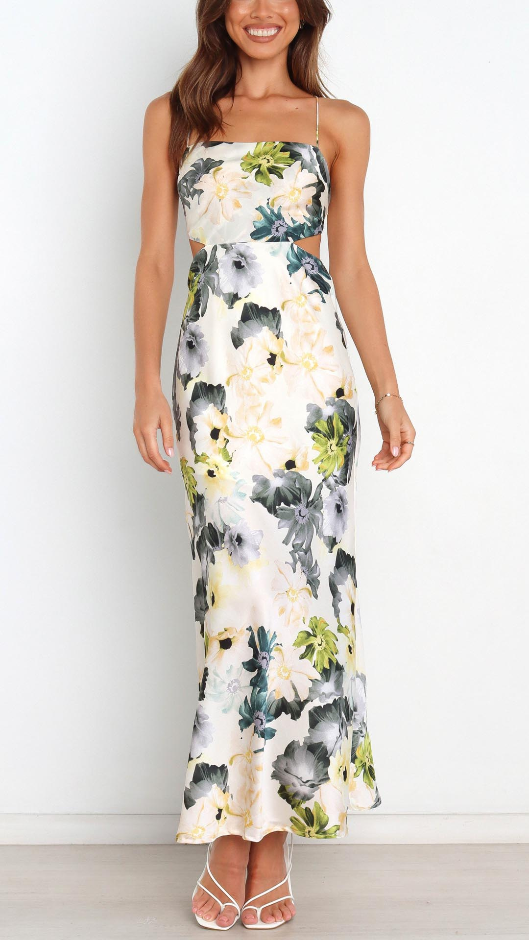Stilla | Satin kjole med blomstertryk og elegant
