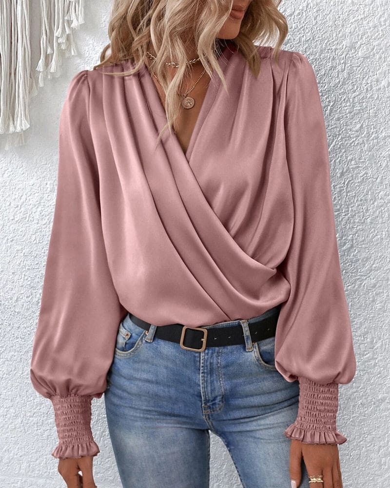 Stilla | Elegant indpakningsbluse med lange ærmer