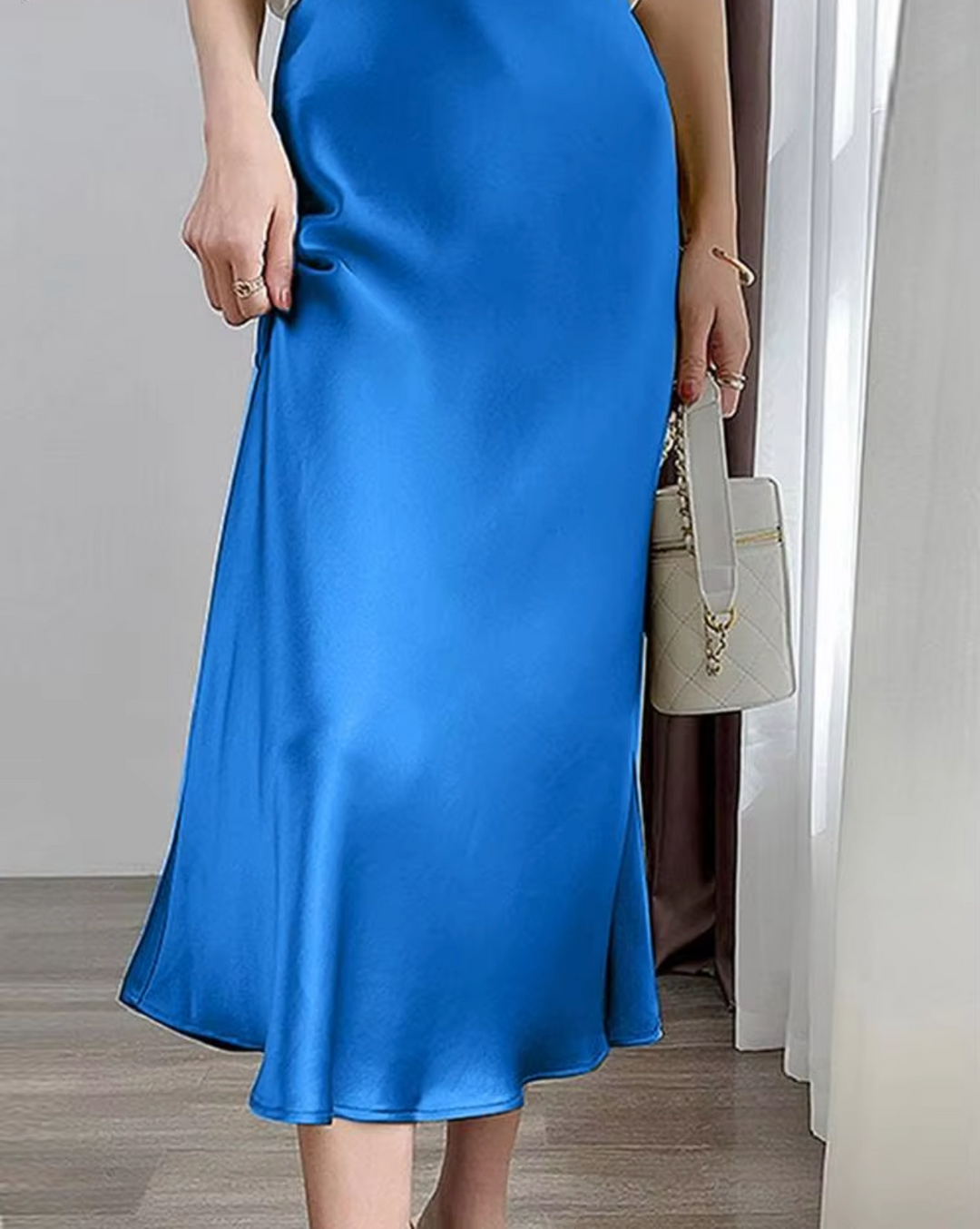 Stilla | Elegant Satin Silderock