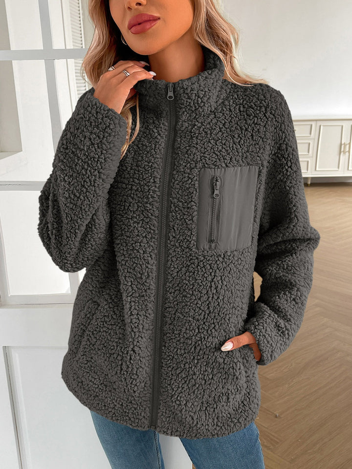 Stilla | Fluffy Ivy Lane Jakke Med Lange Ærmer og Lynlås