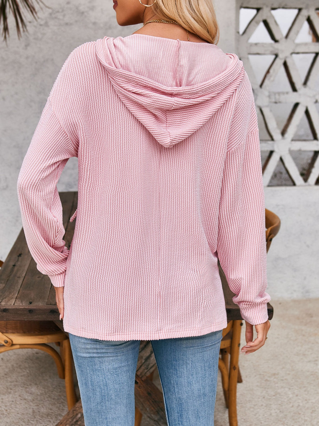Stilla | Sweatshirt med hætte Double Take med snor, nedadgående skuldre og lange ærmer