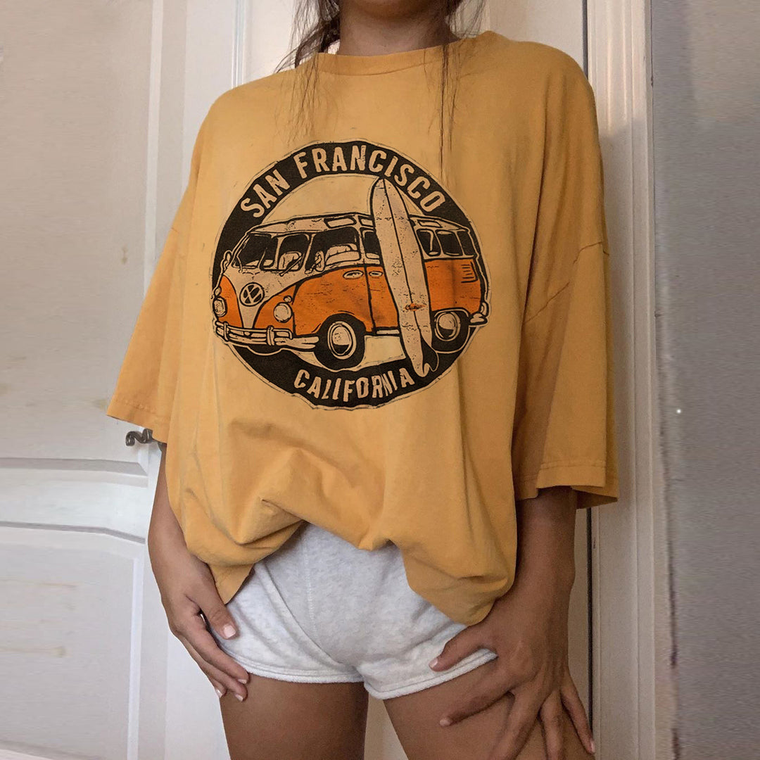 Dame Oversized T-Shirt med unik grafisk print Stilla