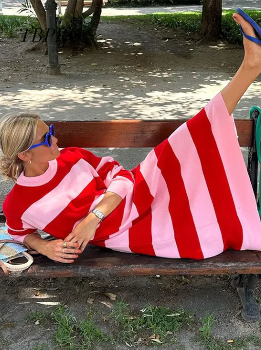 Stilla | Casual Stribet Midikjole