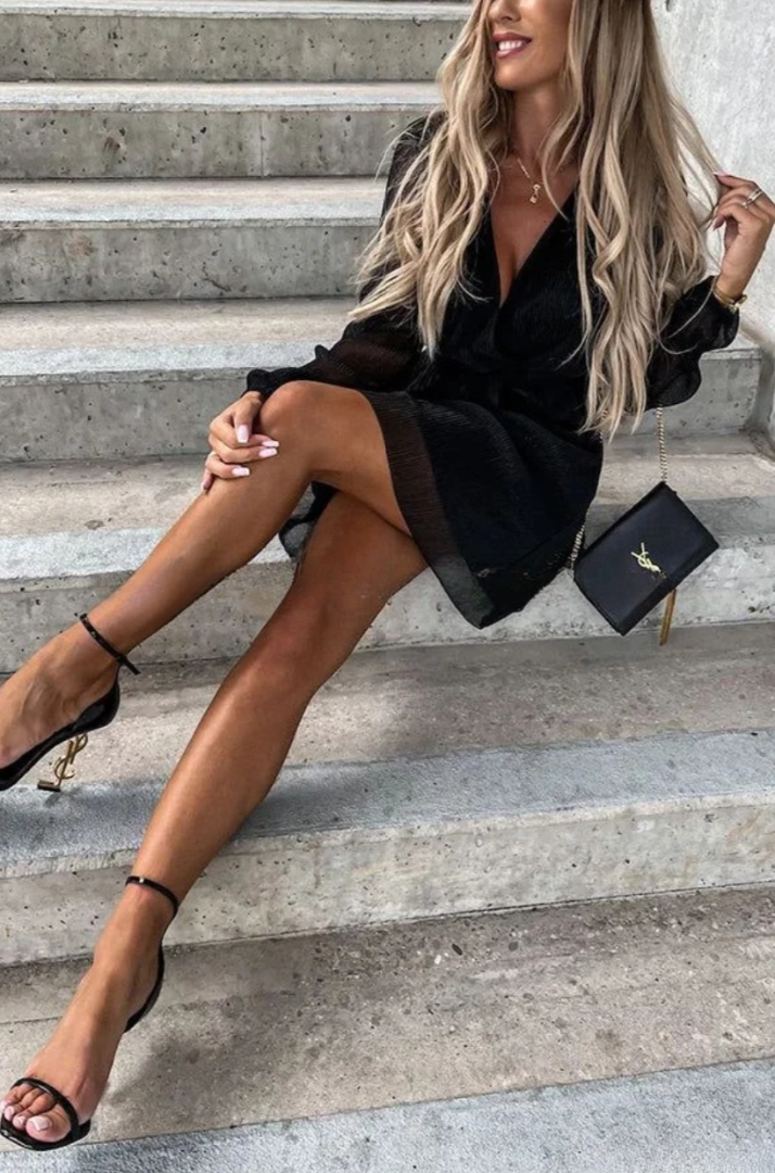 Stilla | Mini Aftenkjole Med Lange Ærmer Night of Luxury