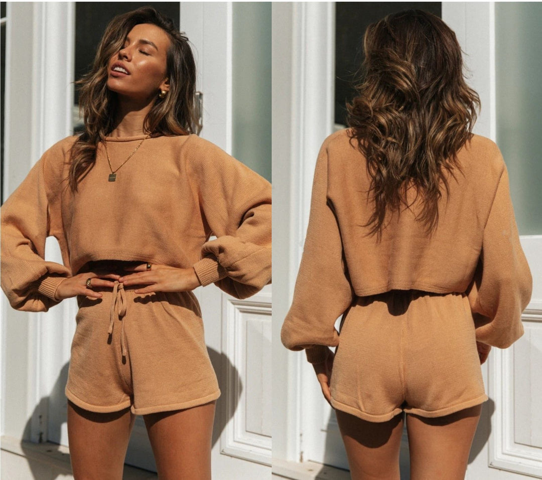 Dame Loungewear-sæt med cropped sweatshirt og shorts Stilla