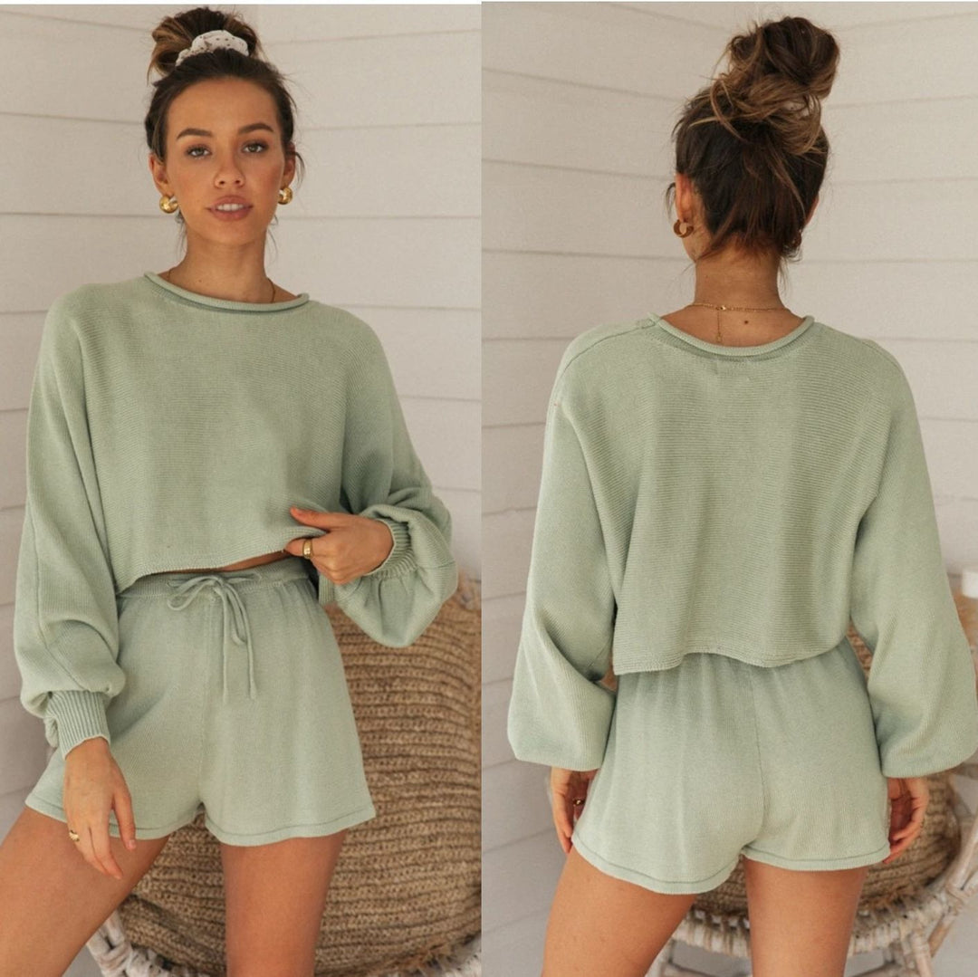Dame Loungewear-sæt med cropped sweatshirt og shorts Stilla