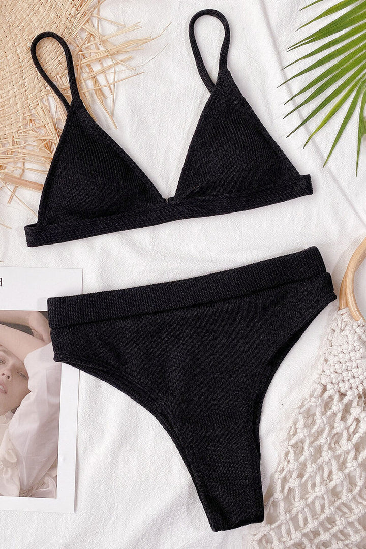 Stilla | Bikini Overdel Og String Med Struktureret Underdel