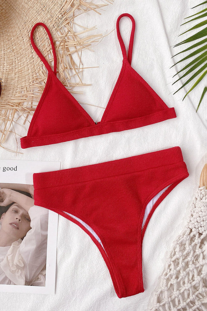Stilla | Bikini Overdel Og String Med Struktureret Underdel