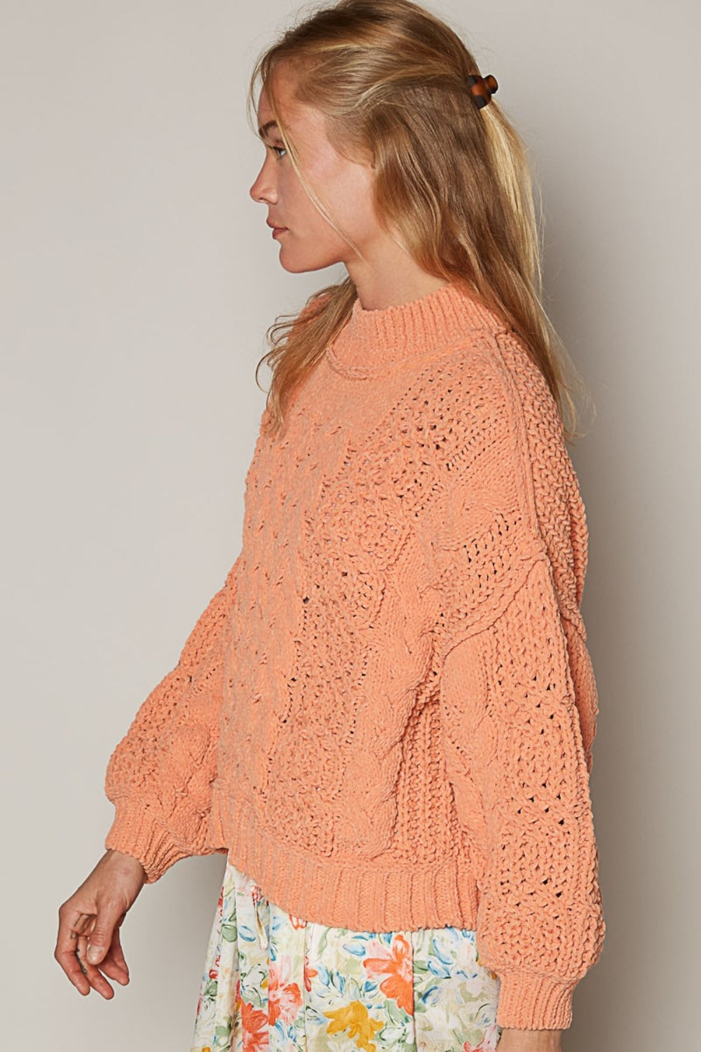 Stilla | Pullover med høj krave og kabeltwisted strik