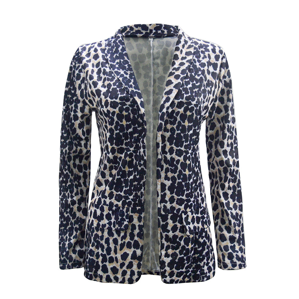 Kvindernes blazer med stilfuldt slange mønster og elegant snit